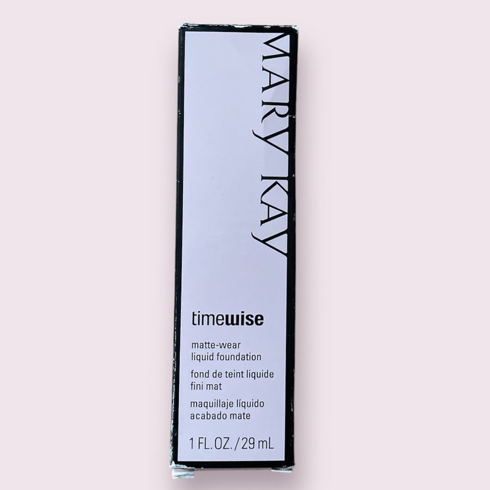 Mary Kay TimeWise Luminous-Wear Liquid Foundation for Normal/Dry Skin Ivory 6